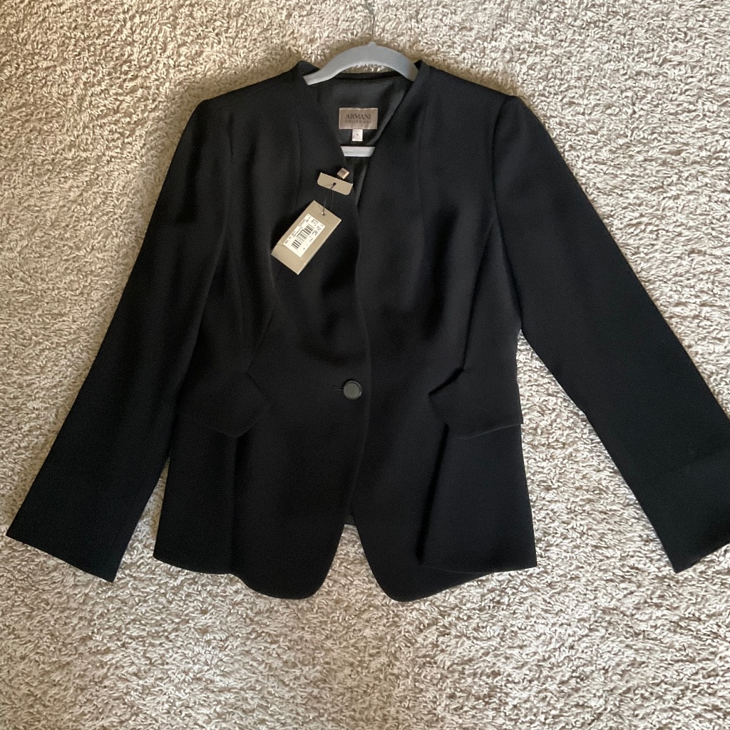 Armani Collezioni Blazer. Size: Us 8. Color: Black.
